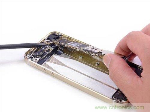 土豪金iPhone 5S拆解：內(nèi)部結(jié)構(gòu)升級，維修難度增加