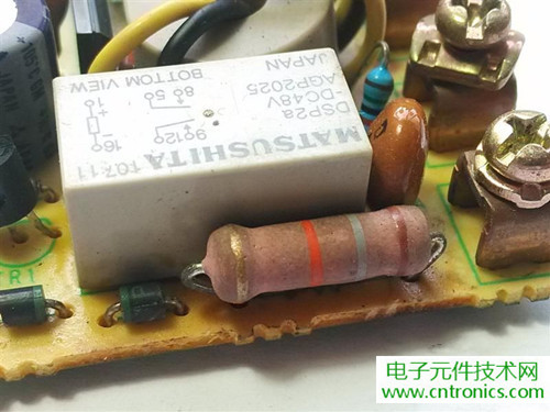 漏電保護(hù)器拆解：結(jié)構(gòu)有差異，做工不錯(cuò)