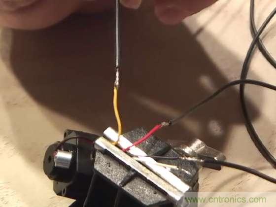 DIY：40刀，教你自制能“偷拍”的太陽鏡