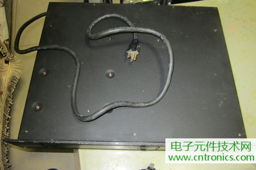 用料很給力！專業(yè)后級功放美國高峰FA1201拆解