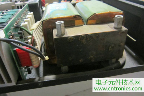 用料很給力！專業(yè)后級功放美國高峰FA1201拆解