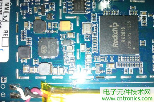 不怕摔的電紙書！一款柔性屏電子書閱讀器拆解