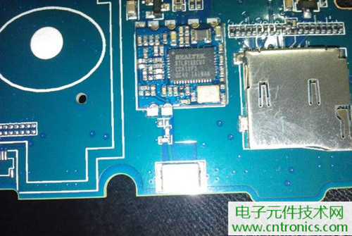 不怕摔的電紙書！一款柔性屏電子書閱讀器拆解