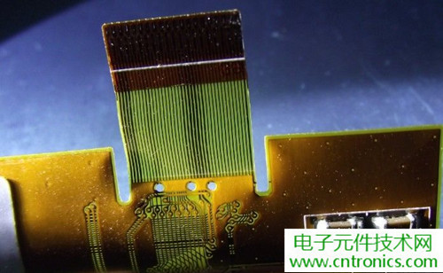 探秘電子紙！一款電紙書的電子墨水屏拆解