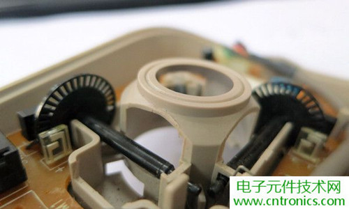 殿堂級(jí)機(jī)械鼠標(biāo)拆解：嘆精致做工！