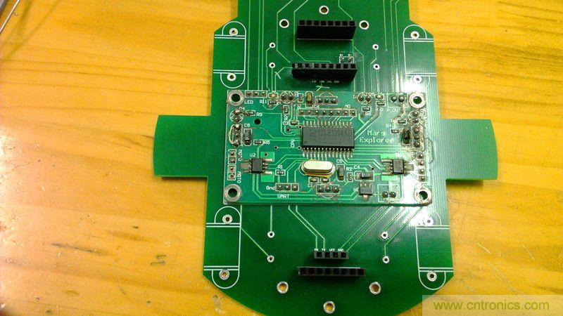 牛人力作！PCB版藍(lán)牙智能小車(chē)DIY