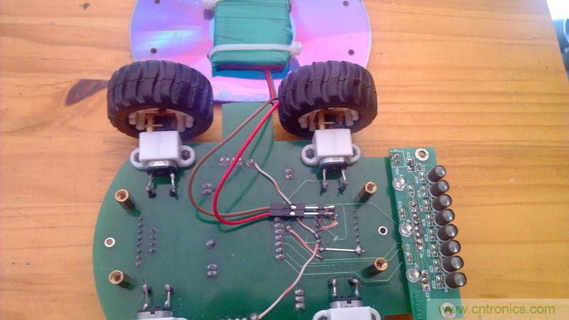 牛人力作！PCB版藍(lán)牙智能小車(chē)DIY