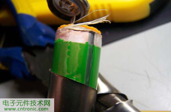 筆記本電池拆解，探秘電池內(nèi)部結(jié)構(gòu)