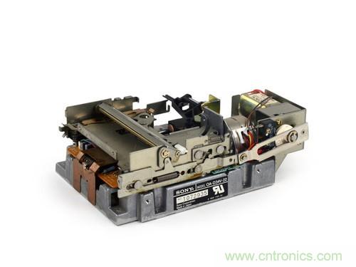 拆！古董級(jí)Macintosh 128K電腦
