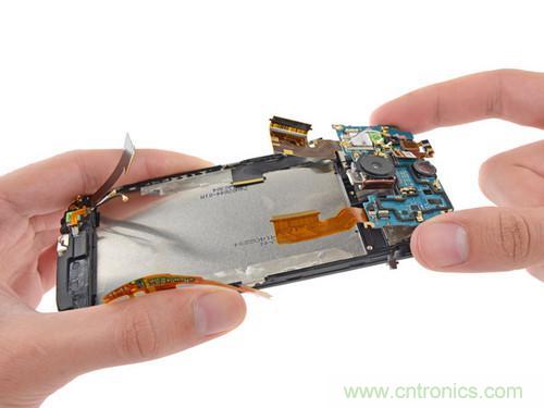 牛人強(qiáng)拆！新HTC One(M8)真機(jī)精密做工難修理