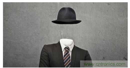 式隱形斗篷利用主動式組件與被動式超穎材料，可望進一步縮減斗篷尺寸，使其更適合個人使用