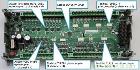 圖2：Rockwell選擇光耦作為Micro850 PLC的數(shù)字I/O電路板上的設備輸入和輸出端的核心隔離策略。