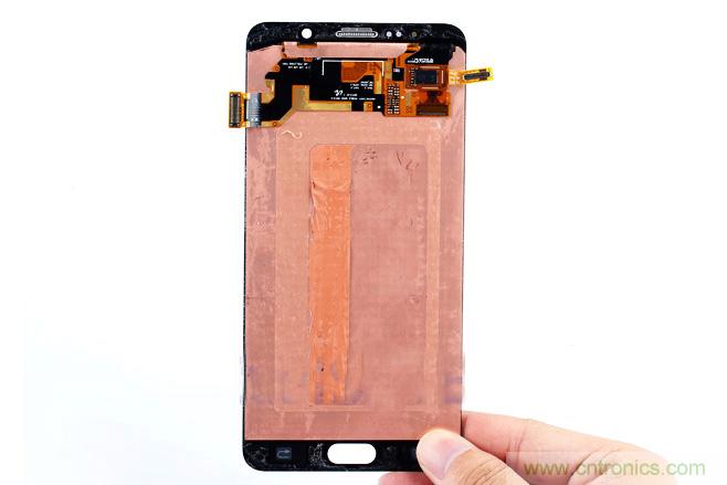 Galaxy Note5拆解，與S系列差距日漸模糊