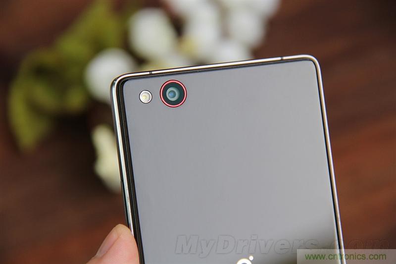 無邊框的 nubia Z9 ，一款既有驚喜，又有驚艷的智能手機(jī)