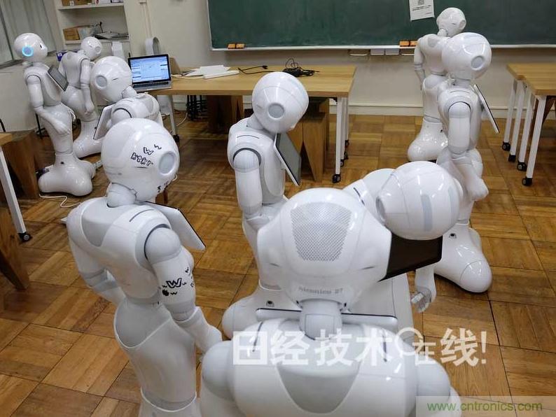 拆解筆記本不過癮，那就來拆拆日本情感機器人吧！