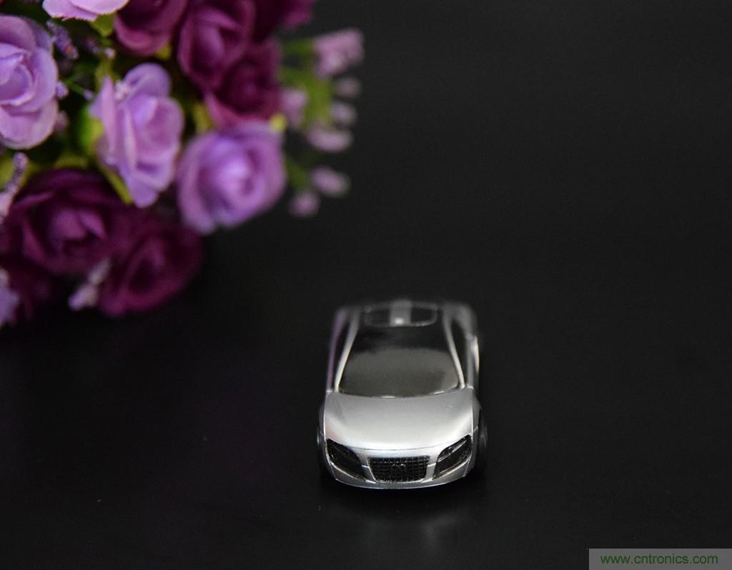 虛擬與現(xiàn)實(shí)相結(jié)合的飛車游戲，讓你體驗速度與激情的碰撞！