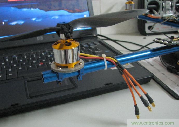 無人機 DIY 制作全過程，酷得不要不要的！