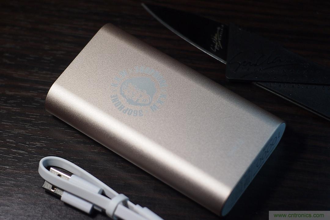 移動(dòng)電源也玩雙引擎？快到你想象不到