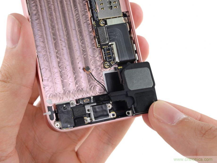 有什么地方?jīng)]有變？iPhone SE真機(jī)拆解