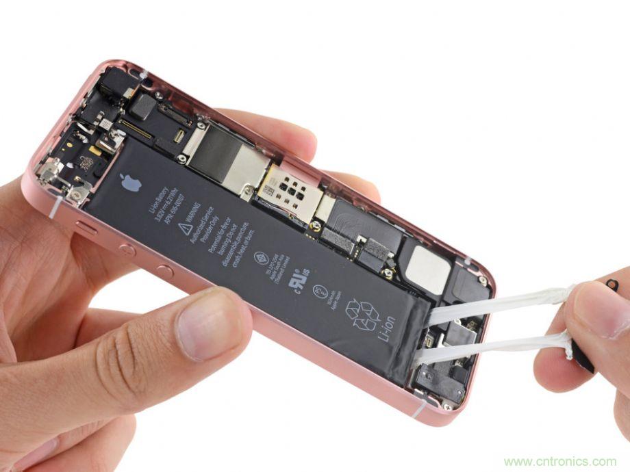 有什么地方?jīng)]有變？iPhone SE真機(jī)拆解