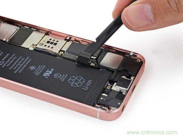 有什么地方?jīng)]有變？iPhone SE真機(jī)拆解