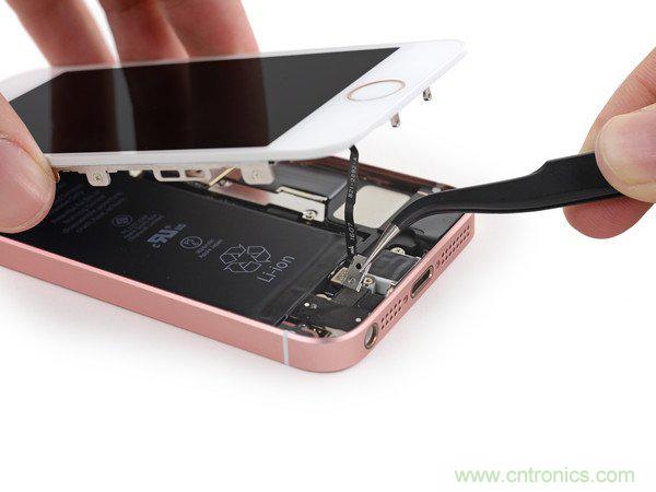 有什么地方?jīng)]有變？iPhone SE真機(jī)拆解