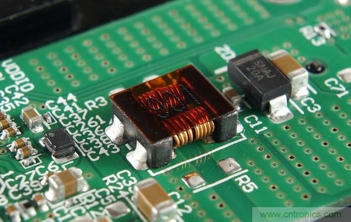 拆解對比：系出同門，小米、紫米無線充電器的差別有多大？