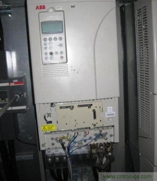 變頻器的輸出頻率調(diào)高，那么輸出電壓將如何提高？